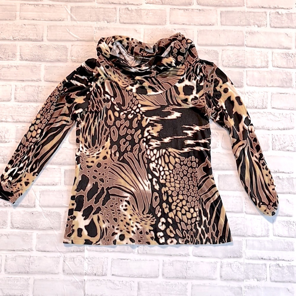 Cable & Gauge long sleeve turtle neck - muti animal print design